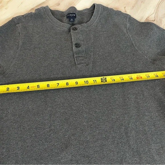 J.Crew XL Gray Waffle Knit Henley Long Sleeve Shirt Thermal Casual Top - Picture 6 of 10